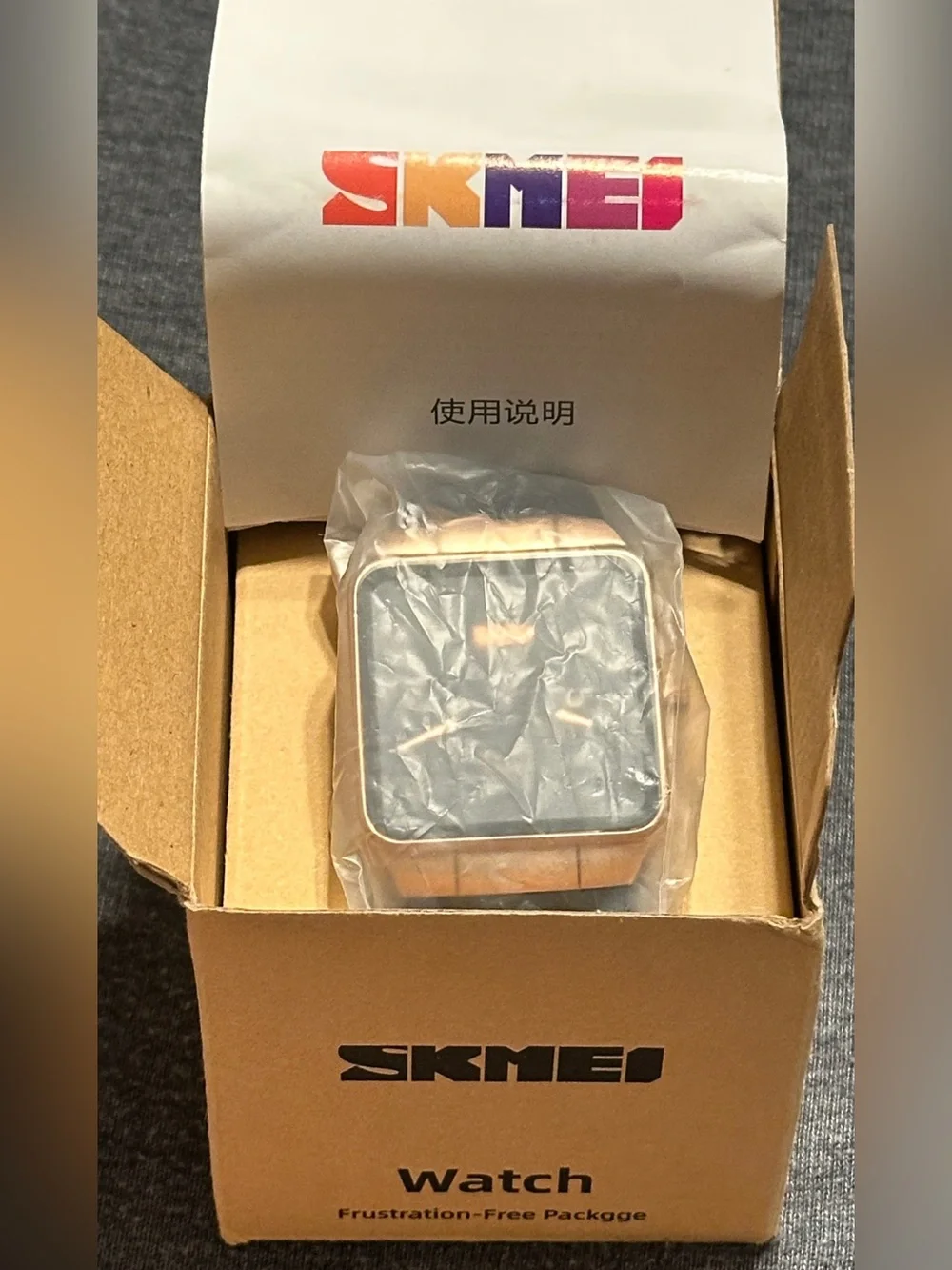 SKMEI Svelete Men’s Square Smartwatch-Style Quartz Watch, Rose Gold & Black